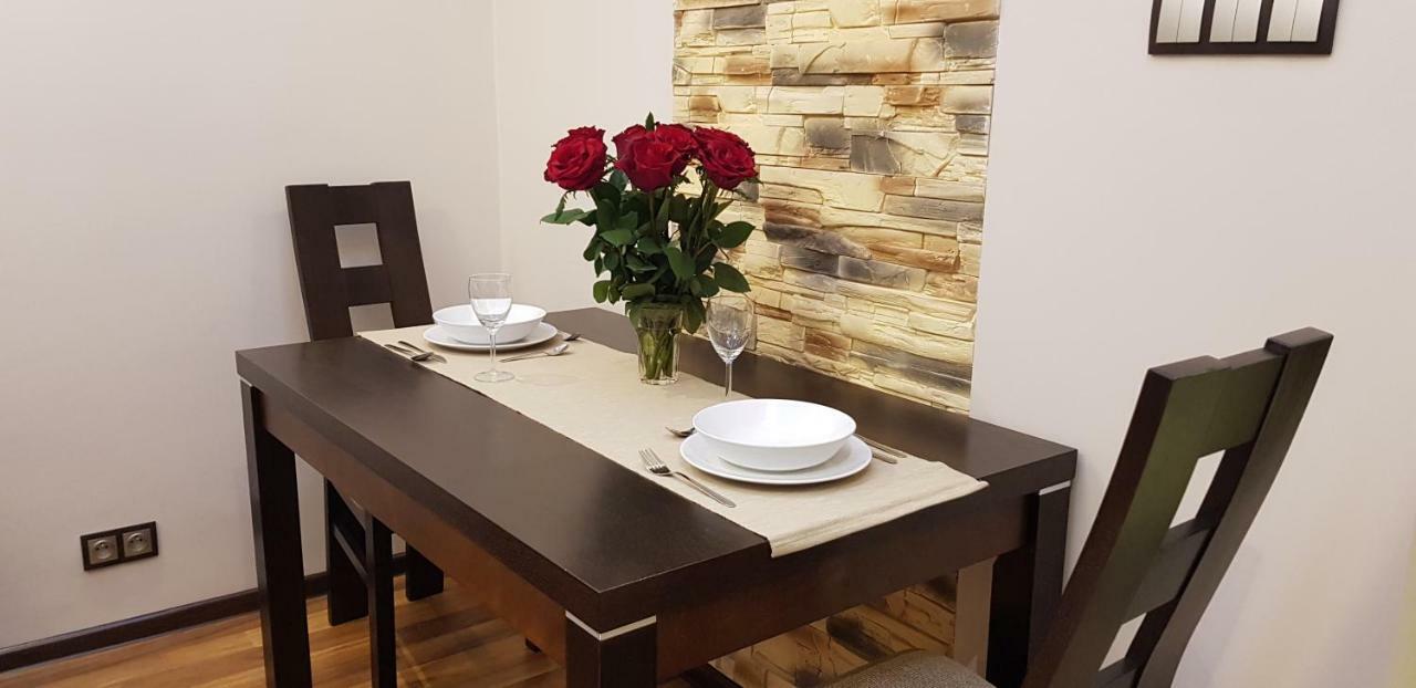 Apartament H&P Gold Apartment Warsawa Bagian luar foto